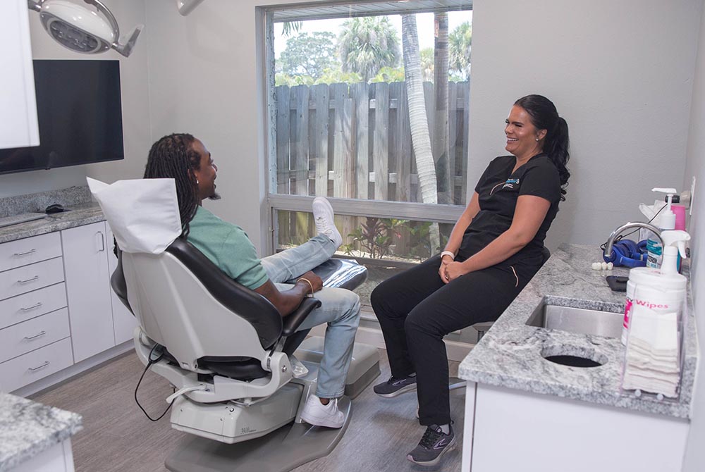 Mini dental implants